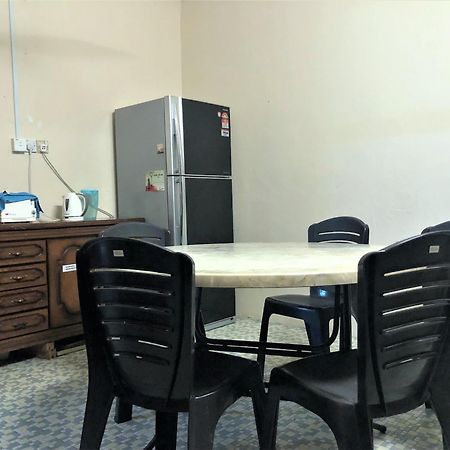 Little Cozy Homestay Kota Bharu Bagian luar foto