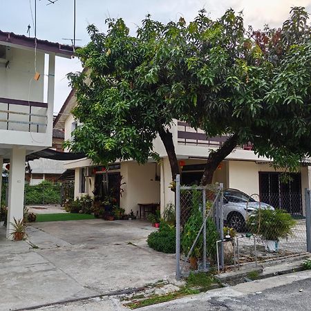 Little Cozy Homestay Kota Bharu Bagian luar foto